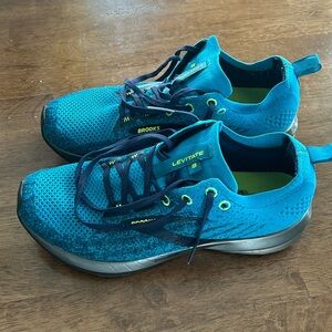 Mens Brooks levitate 3 good shape size 9